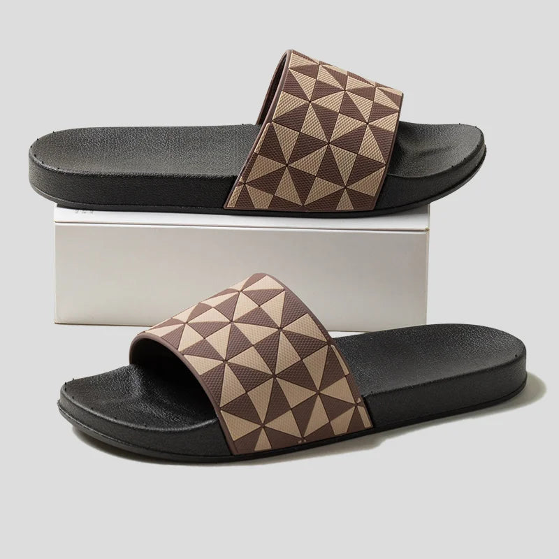 New Summer Women Soft Thick Sole Home Bathroom Anti-Slip Slippers Cool Fashion Sandals Top Beach Slippers Couples Outdoor Slides