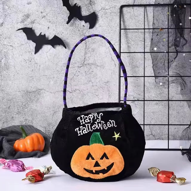 Halloween Party Prank Candy Tote Bag Pumpkin Candy Bag Trick or Treat Velvet Candy Orange Pumpkin Bag Scene Decoration Gift Bag
