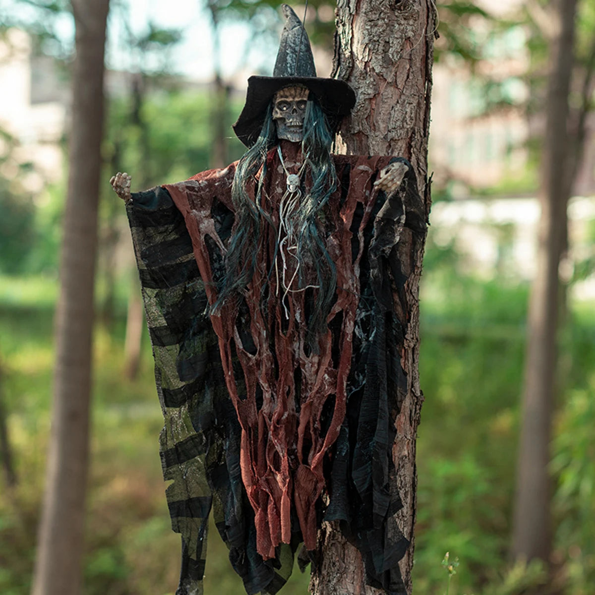 1PC Halloween Horror Props, Haunted House Decorations, Emitting Sound, Skull, Ghost Head, and Small Hanging Ghost