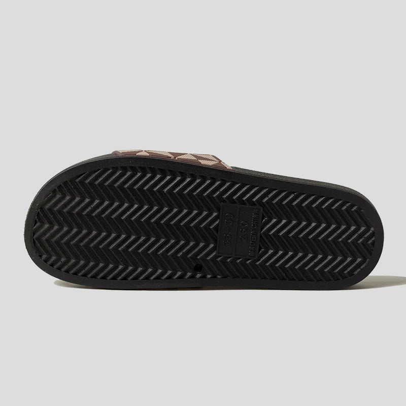 New Summer Women Soft Thick Sole Home Bathroom Anti-Slip Slippers Cool Fashion Sandals Top Beach Slippers Couples Outdoor Slides