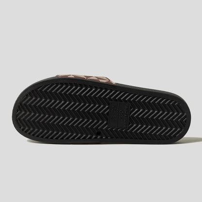 New Summer Women Soft Thick Sole Home Bathroom Anti-Slip Slippers Cool Fashion Sandals Top Beach Slippers Couples Outdoor Slides