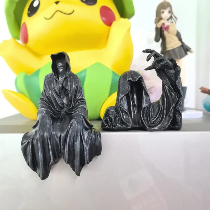 Halloween Grim Reaper Sculpture Decoration Resin Desk Figure Ornament Mysterious Man Sitting for Home Car Desktop Decorations