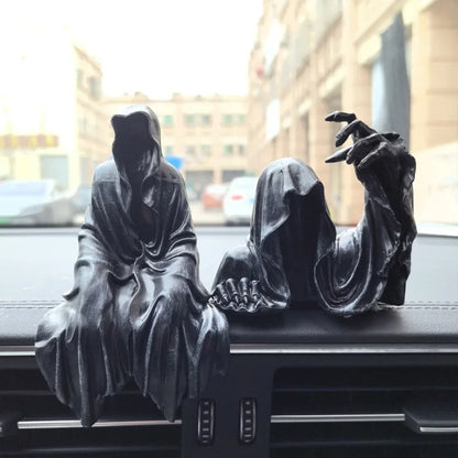 Halloween Grim Reaper Sculpture Decoration Resin Desk Figure Ornament Mysterious Man Sitting for Home Car Desktop Decorations