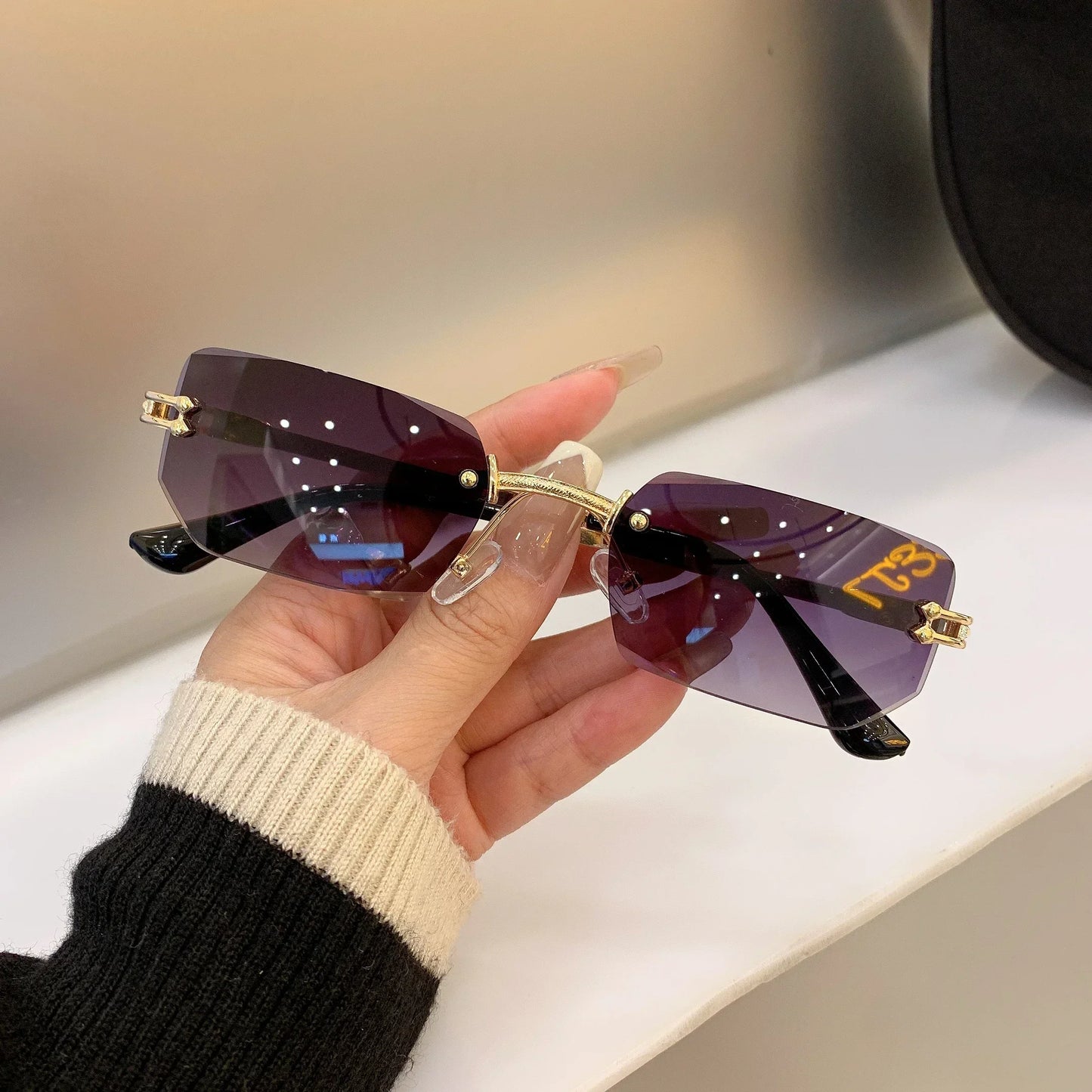 Unisex Small Rimless Sunglasses Man Woman Fashion Gradient Sun Glasses Eyewear Retro Luxury Brand Designer Traveling Shades