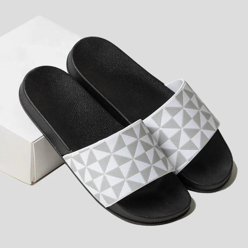 New Summer Women Soft Thick Sole Home Bathroom Anti-Slip Slippers Cool Fashion Sandals Top Beach Slippers Couples Outdoor Slides