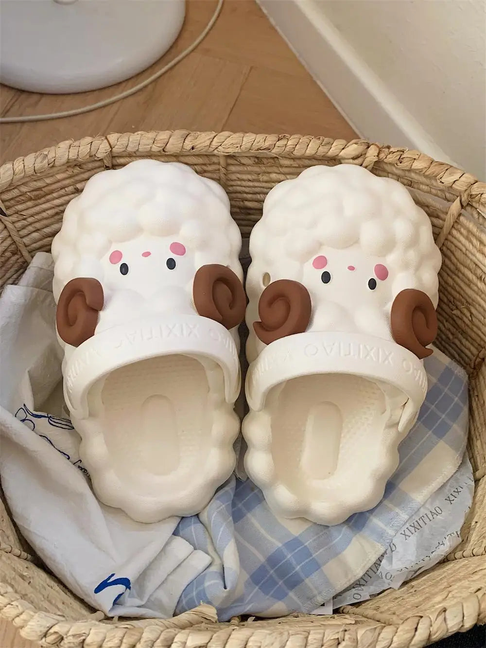 Parent Child Cute Lamb Slipper Shoes for Boys and Girls Eva Slippers Beach Children Sandals Summer Slides Shoes