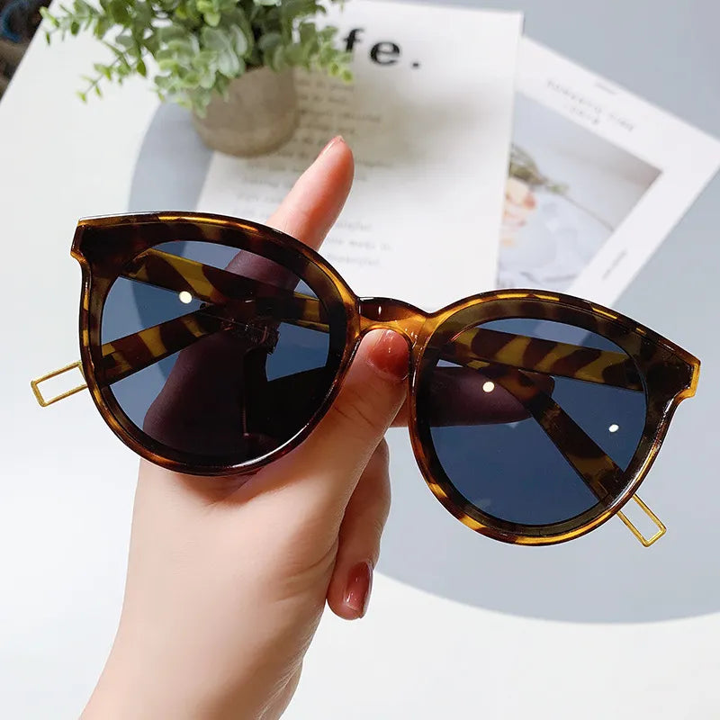 OIMG Cat Eye Sunglasses Woman Vintage Brand Black Glasses Fashion Style Eyewear Personality Sunglasses Gafas De Sol UV400