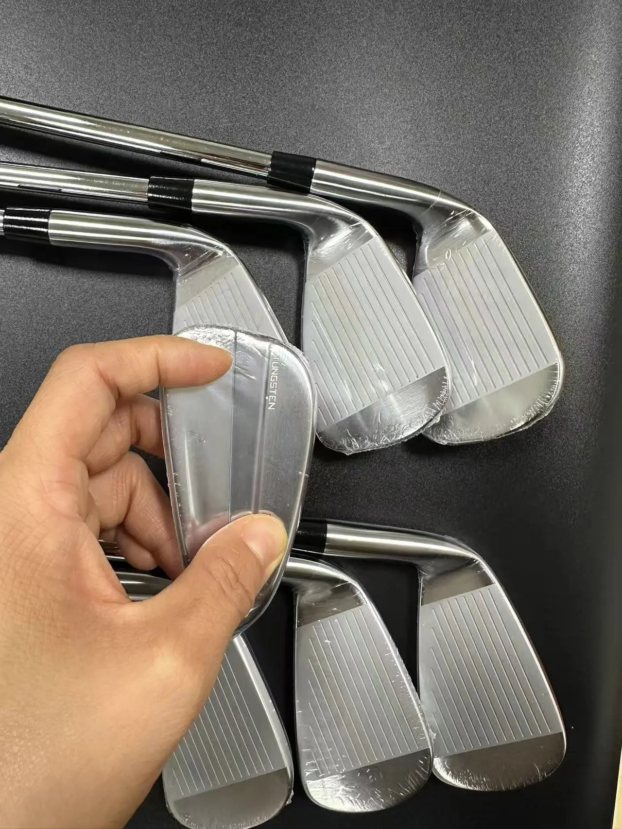 2024 New Brand Silver Golf Irons Set P 790 456789p With Shaft and Grip P790 Golf Club Iron Set 8pcs Head Cover Free Shipping