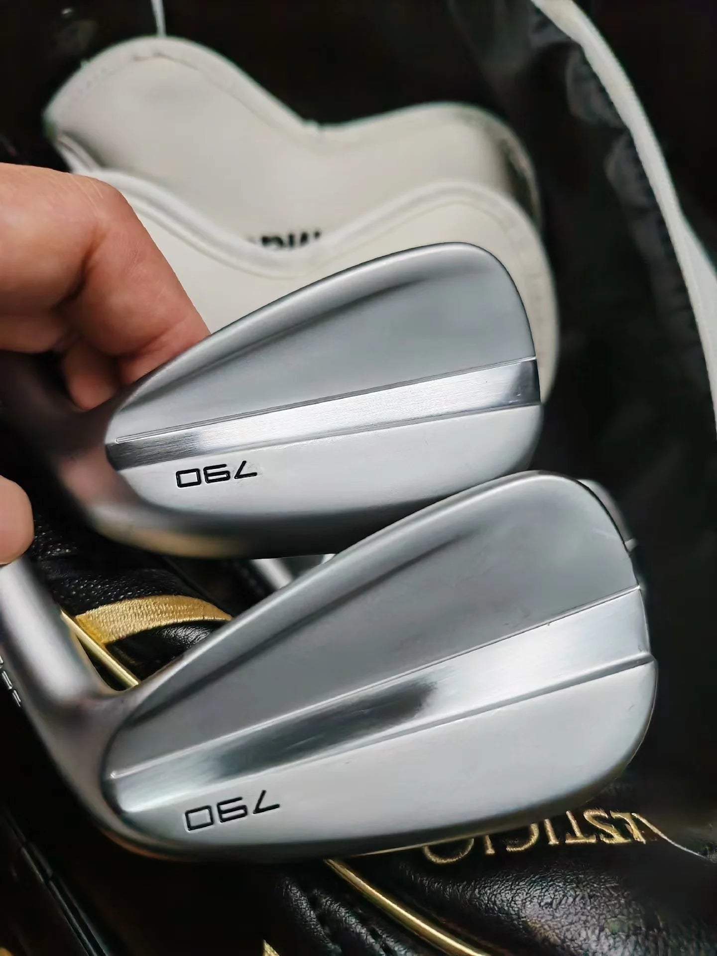 Brand New 7PCS Silver 790 Irons Tungsten Forged Irons Golf Clubs Set 4-9p R/S Flex Graphite/Steel Shaft
