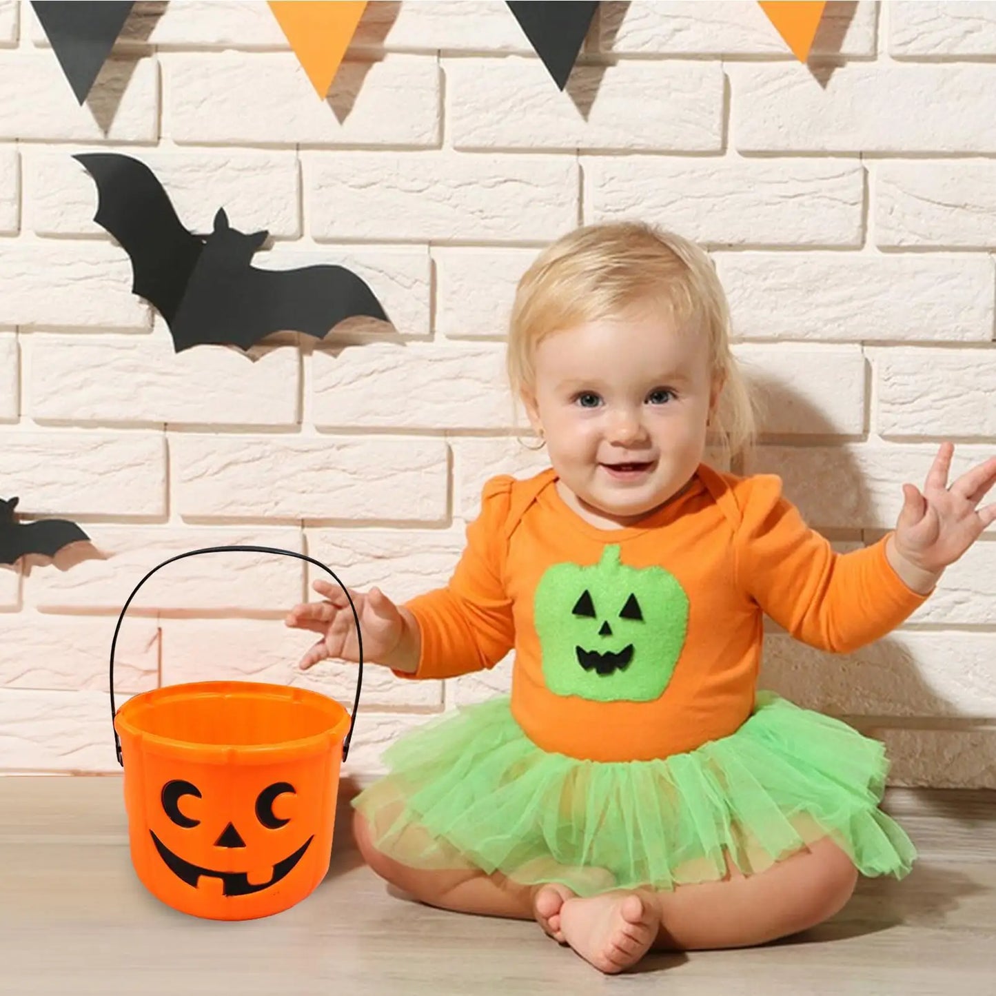 Halloween Bucket Candy Basket Pumpkin Pails Pumpkin Face Halloween Trick Treat Bucket Portable Candy Basket or Halloween Candy