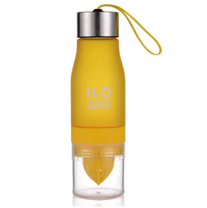 Hot ! 2022 Xmas Gift 650ml Water Bottle Plastic Fruit Infusion Bottle Infuser Drink Outdoor Sports Juice Lemon Portable Kettle