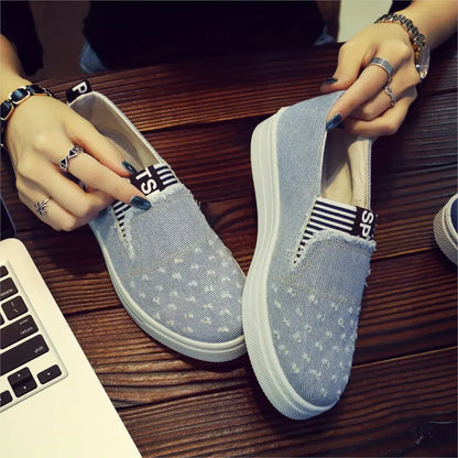 Women Denim Shoes Flats Fashion Casual Jeans Shoes Girl Classic Soft Flats Soles Students Spring Canvas Shoes Lady New Arrival