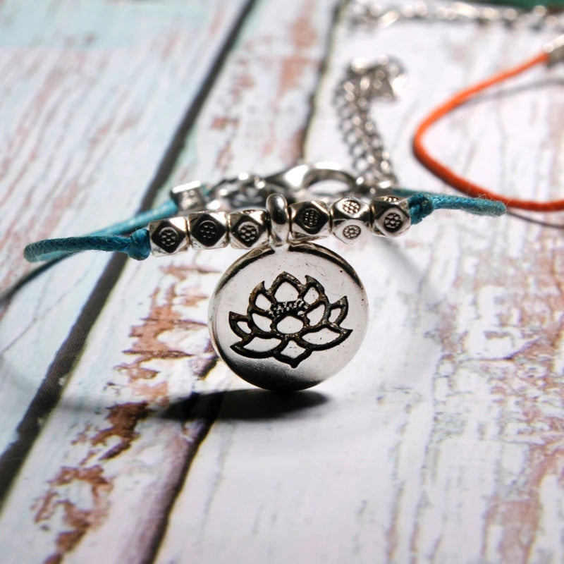 MOON GIRL Handmade Weave Bobo Lotus Anklet Set Fashion Starfish 4 Pieces Bohemian Chic Summer Bracelet Ankle for Women