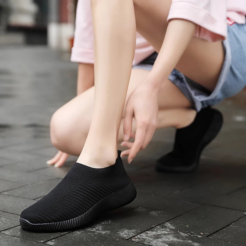 Moipheng 2023 Women Sneakers Vulcanized Shoes Sock Sneakers Women Summer Slip on Flat Shoes Women Plus Size Loafers Walking Flat