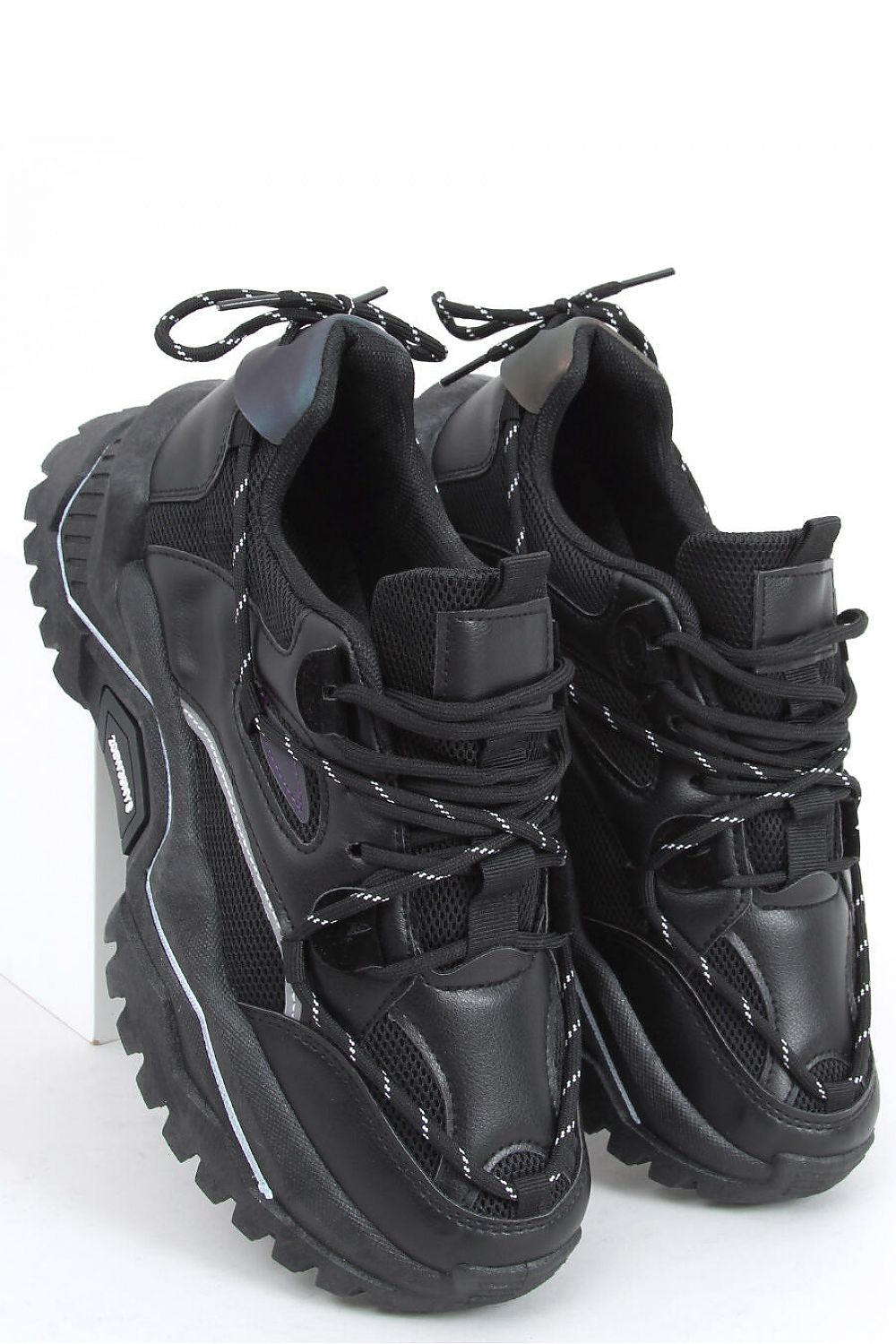 Sport Shoes Model 161401 Inello