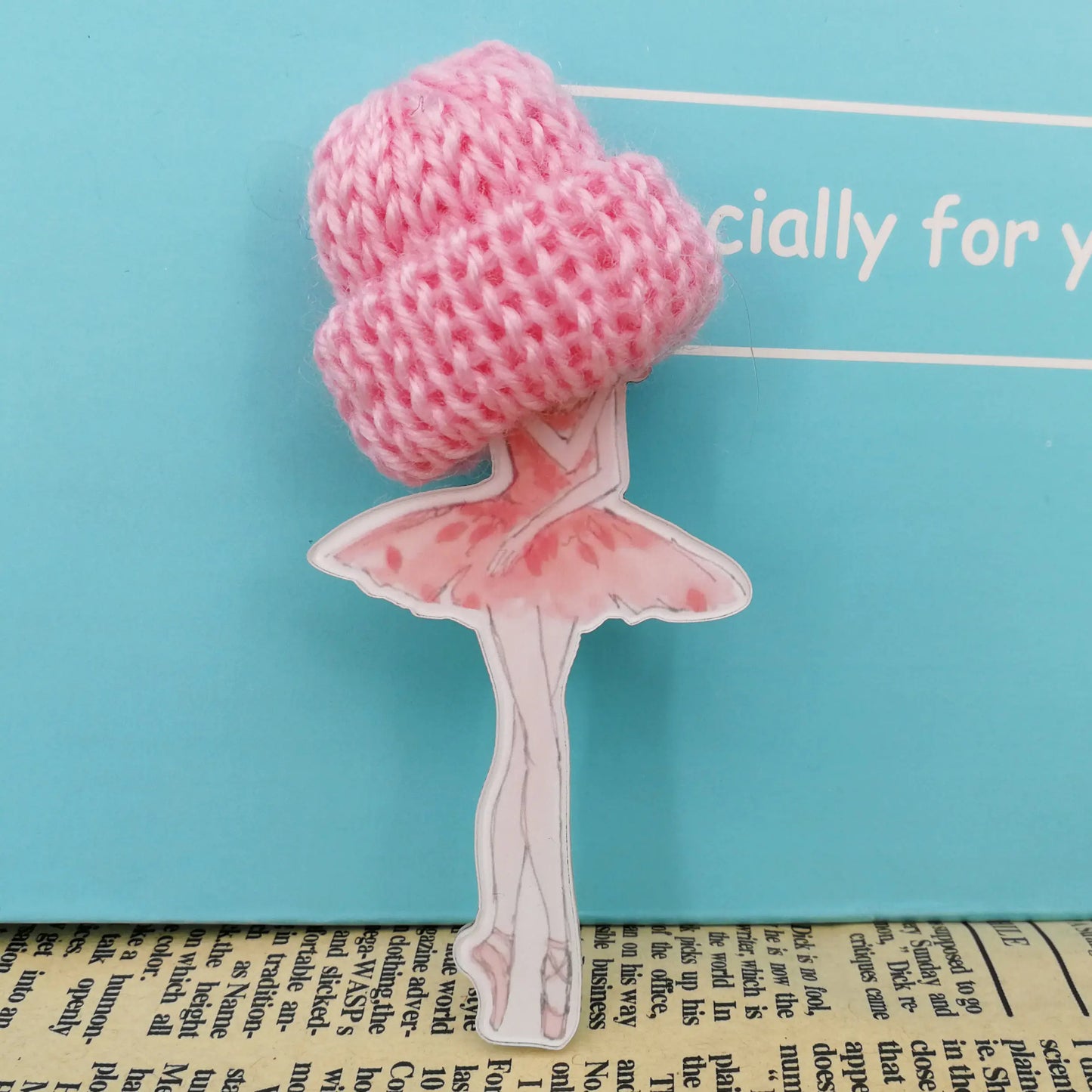 Fashion Brooch Pins for Woman Brooches Cute Girls Cartoon Models Acrylic Brooches Kawaii Pompom Clothing Jewelry Accessories