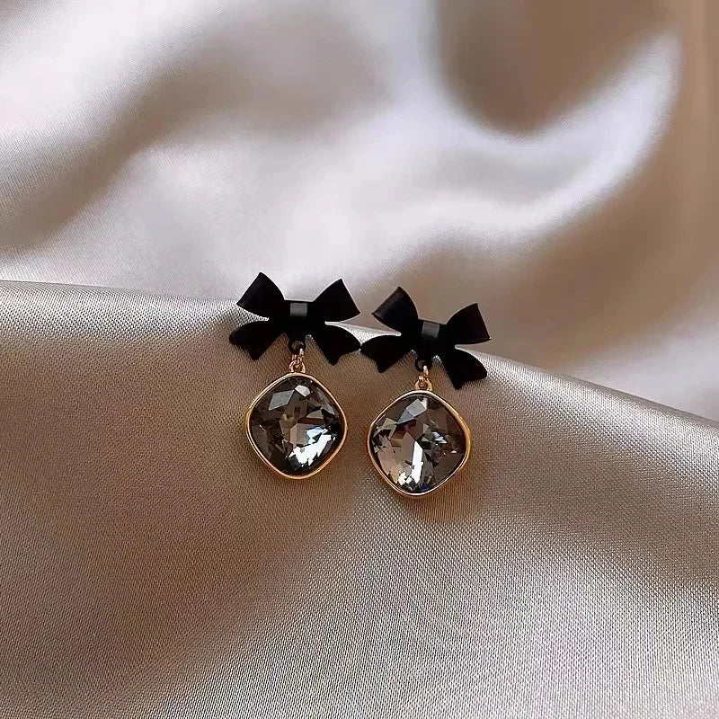 Korean Jewelry Fresh Cute Hook Drop Oil Flower Stud Earrings Crystal Earring for Women