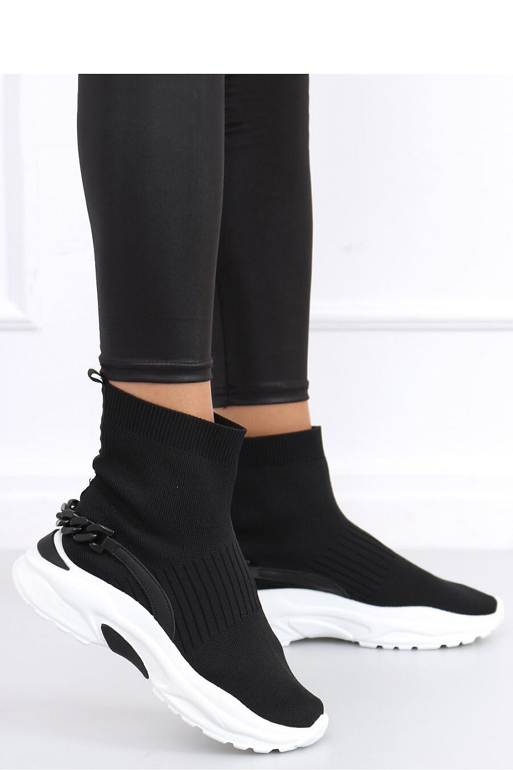 Sport Shoes Model 161404 Inello