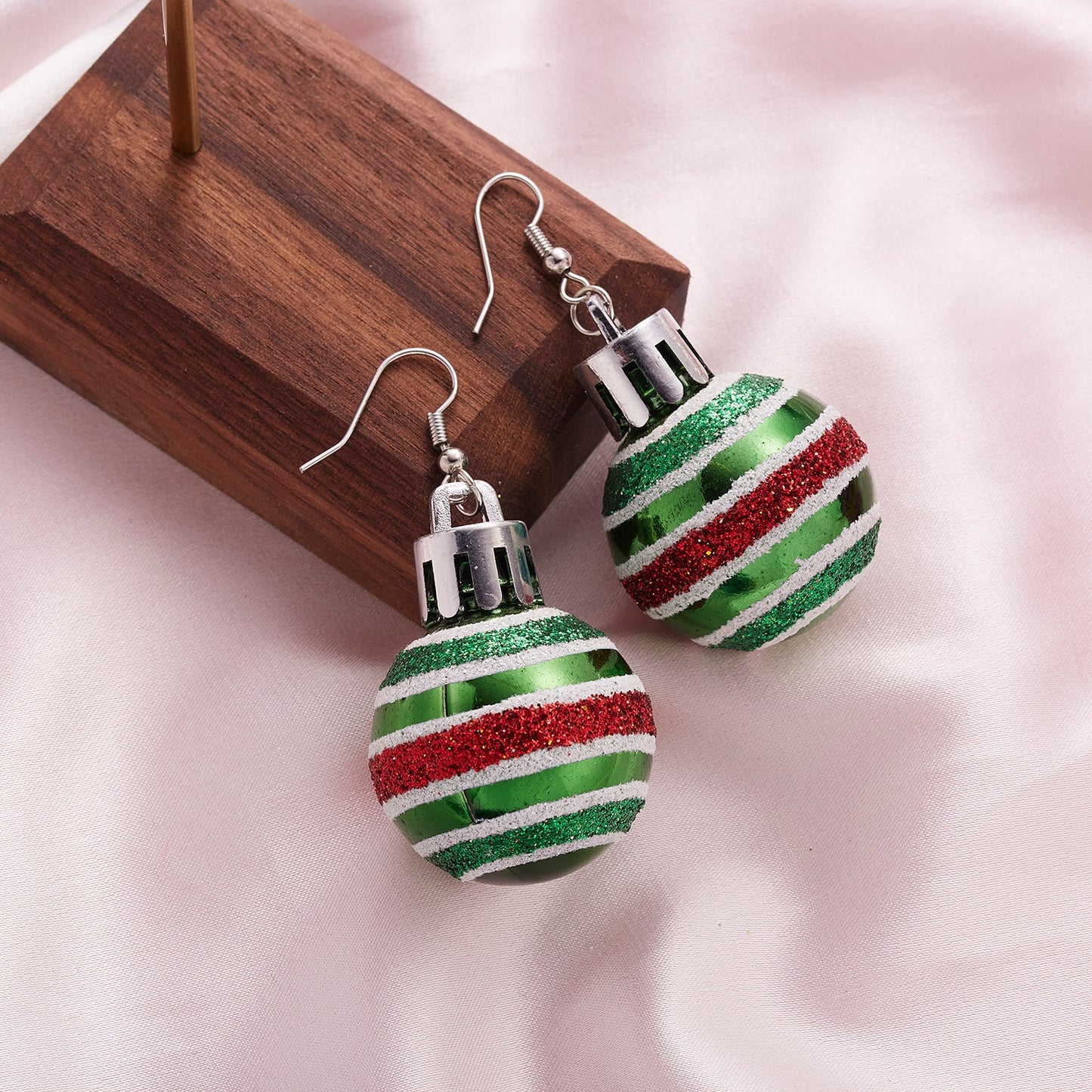 2023 New Fashion Christmas Earrings Creative Christmas Bulb Drop Earring for Women Christmas Colorful Ball Dangle Earrings