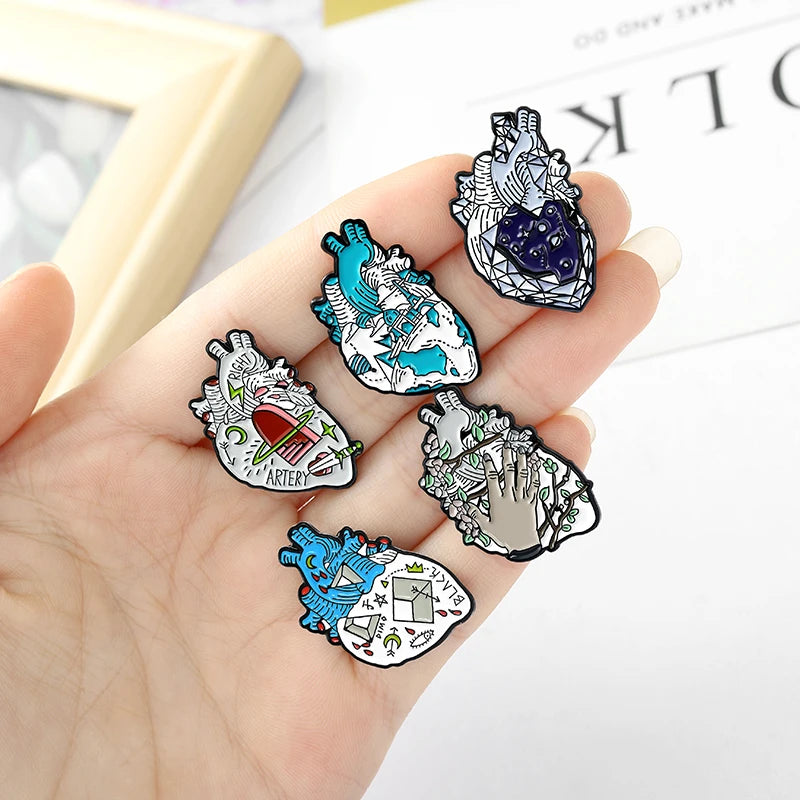 Heart Enamel Pin Starry Heart Brave Cats Bloodthirsty Hug Brooches Bag Clothes Lapel Pin Badge Jewelry