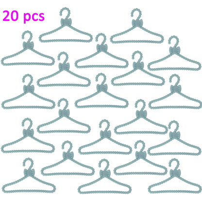 20 Pcs/Lot Cute Mini Hangers Holders Dress Clothes Wardrobe Accessories for Barbie Doll Dollhouse Furniture Pink Purple Red
