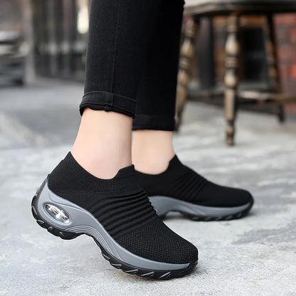 2023 Spring Women Sneakers Shoes Flat Slip on Platform Sneakers for Women Black Breathable Mesh Sock Sneakers Shoes