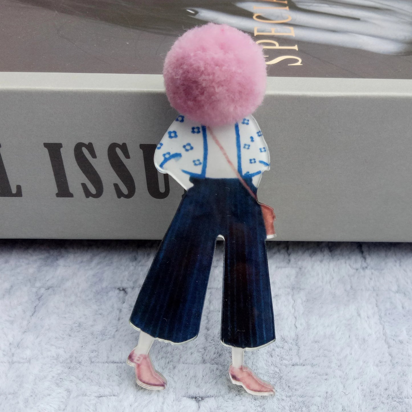 Fashion Brooch Pins for Woman Brooches Girls Face Cartoon Models Acrylic Brooches Kawaii Pompom Clothing Jewelry Accessories