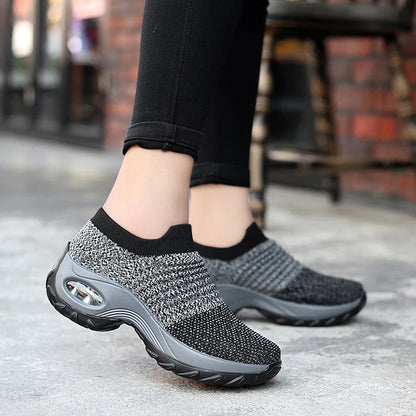 2023 Spring Women Sneakers Shoes Flat Slip on Platform Sneakers for Women Black Breathable Mesh Sock Sneakers Shoes