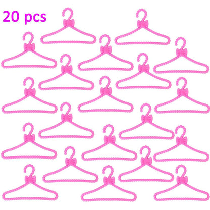 20 Pcs/Lot Cute Mini Hangers Holders Dress Clothes Wardrobe Accessories for Barbie Doll Dollhouse Furniture Pink Purple Red