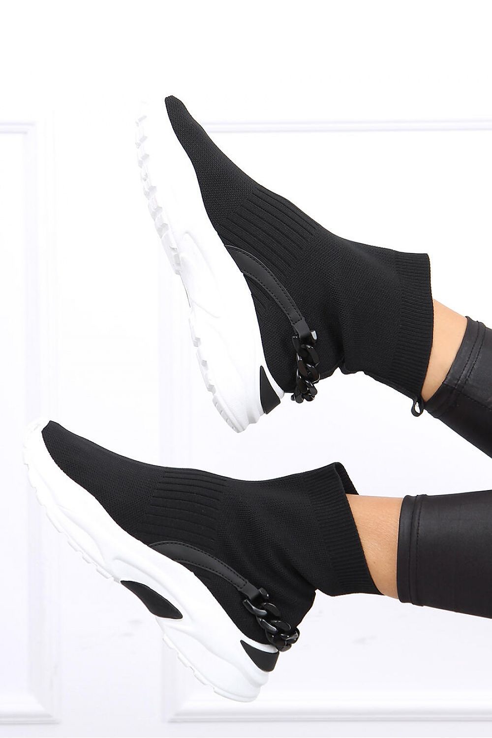 Sport Shoes Model 161404 Inello