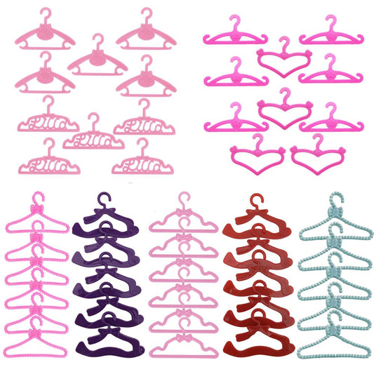 20 Pcs/Lot Cute Mini Hangers Holders Dress Clothes Wardrobe Accessories for Barbie Doll Dollhouse Furniture Pink Purple Red