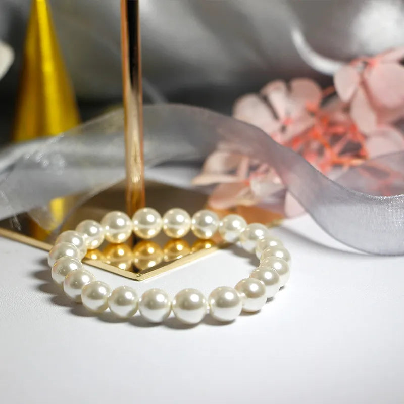 Quality Shell Pearl Bracelet Elastic or Chain Customizable Women's Bracelets of Various Sizes