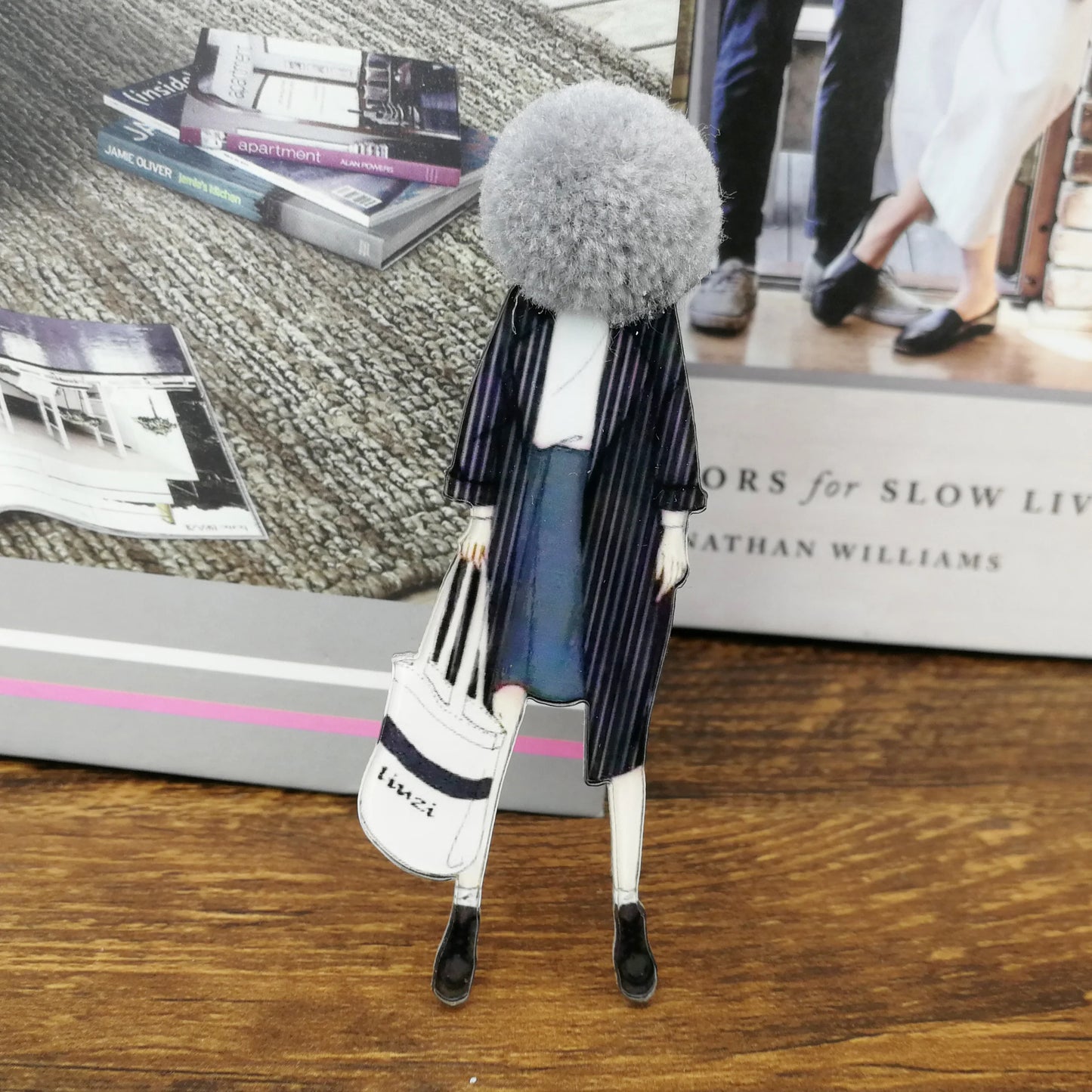 Fashion Brooch Pins for Woman Brooches Girls Face Cartoon Models Acrylic Brooches Kawaii Pompom Clothing Jewelry Accessories