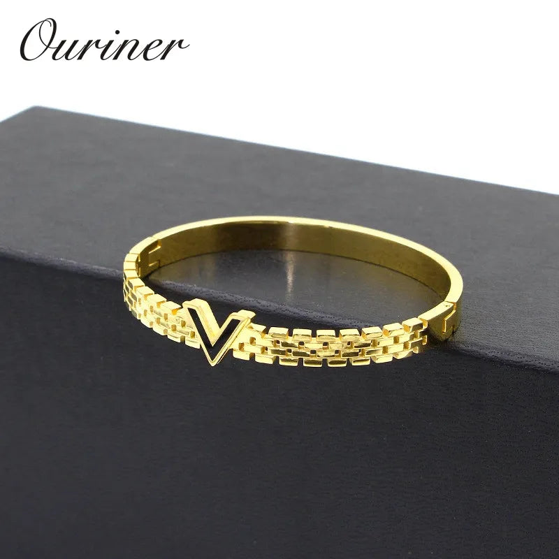Luxury Brand Natural Shell v Shape Bracelet & Bangle for Women Men Charm Hollow Letter Bangle Love Silver-Color Pulseiras K088-1