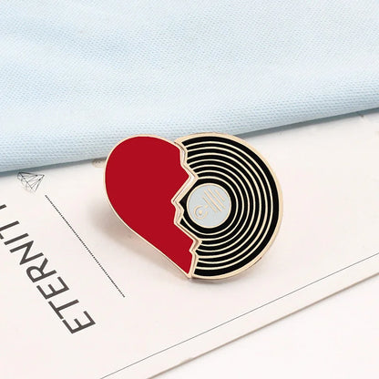 2pcs/Set Creative Brocken Heart Wine Bottle Earth Cup Pizza Enamel Pins BEST BUDS/BOOS Brooch Collar Pin Badges Corsage Jewelry