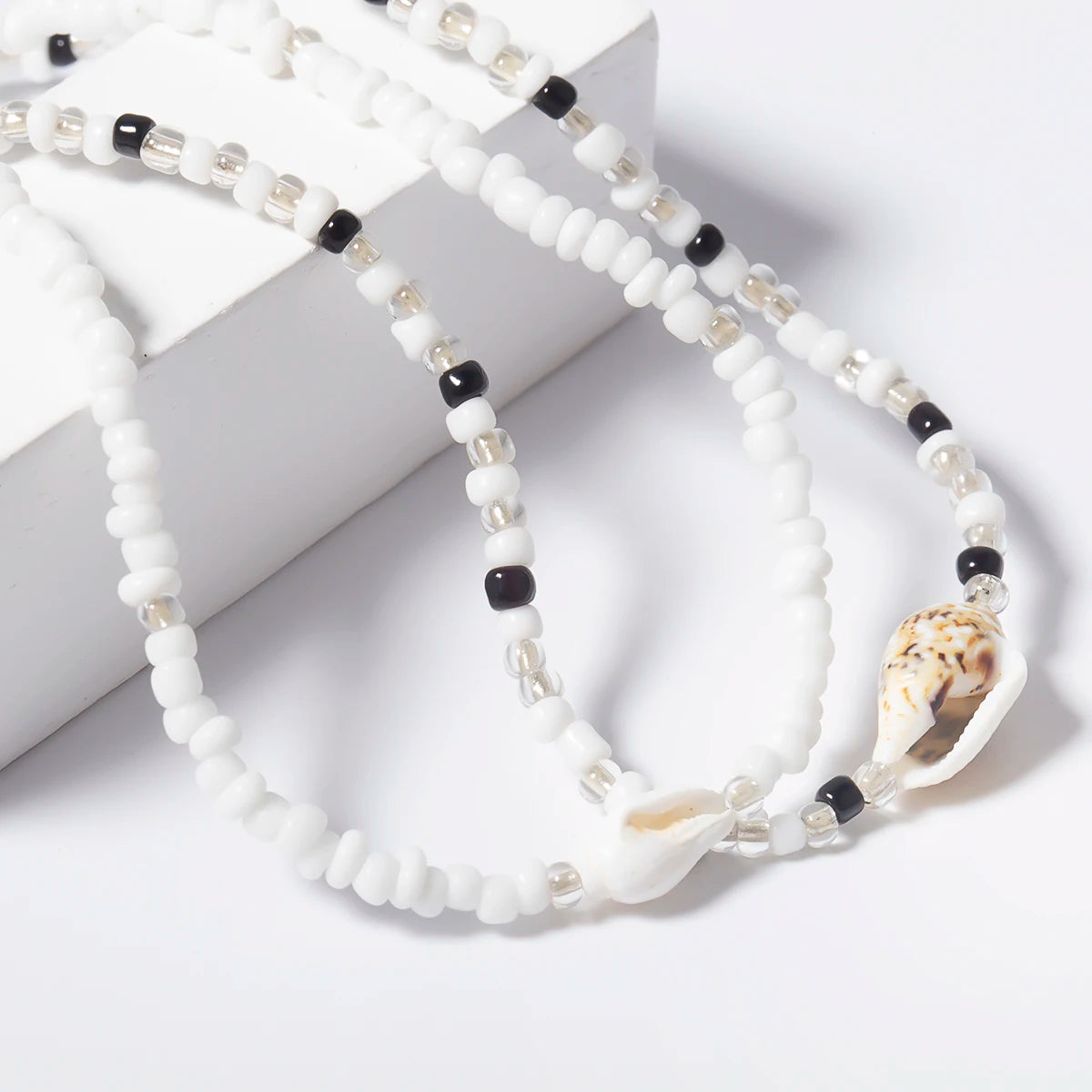Separable 2 Layered White/Black Beads Necklaces Korean Small Beaded Conch Acrylic Shell Choker Necklace for Women Fashion Collar