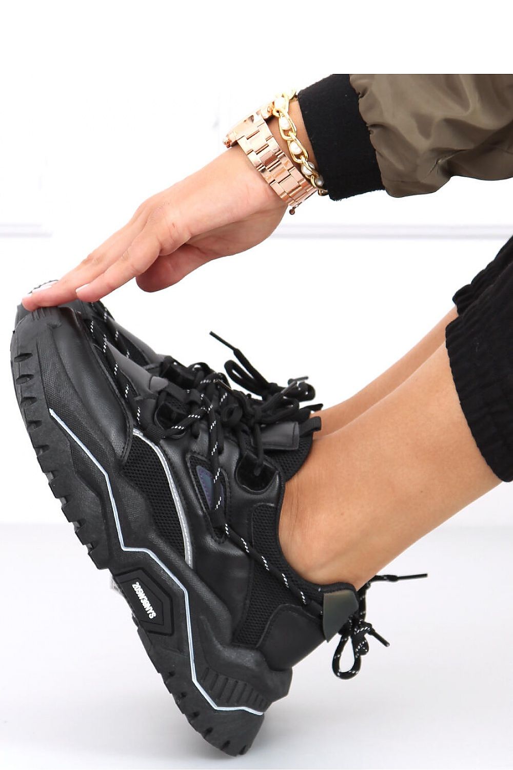 Sport Shoes Model 161401 Inello