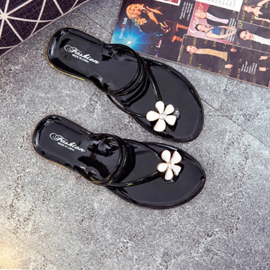LCIZRONG Cartoon 13 Styles Women Jelly Flip Flops 36-41 Size Beach Flat Slippers Fashion Fruit Transparent Animal Creative Shoes