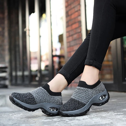 2023 Spring Women Sneakers Shoes Flat Slip on Platform Sneakers for Women Black Breathable Mesh Sock Sneakers Shoes