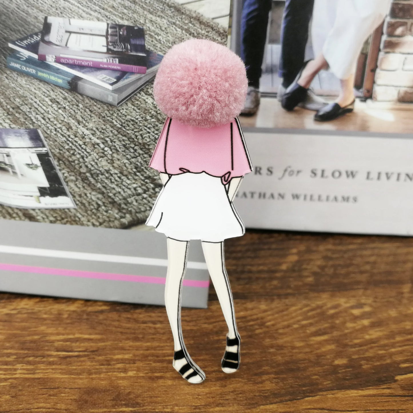 Fashion Brooch Pins for Woman Brooches Girls Face Cartoon Models Acrylic Brooches Kawaii Pompom Clothing Jewelry Accessories