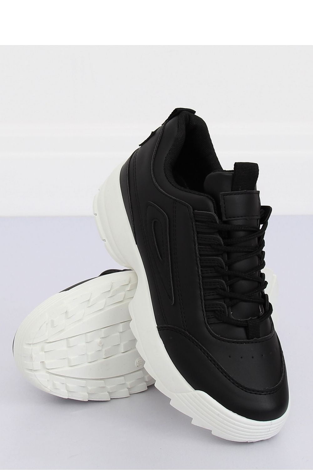 Sport Shoes Model 128116 Inello