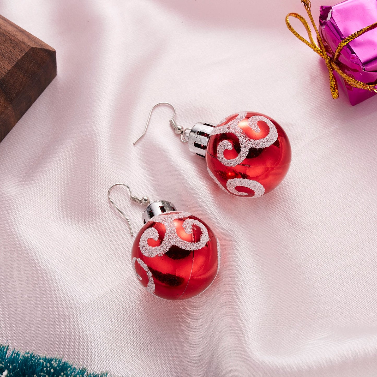 2023 New Fashion Christmas Earrings Creative Christmas Bulb Drop Earring for Women Christmas Colorful Ball Dangle Earrings