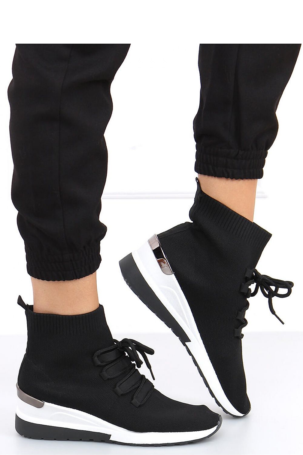 Sport Shoes Model 161369 Inello